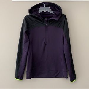 NIKE PRO Quarter Zip Hooded Pullover
Size Medium